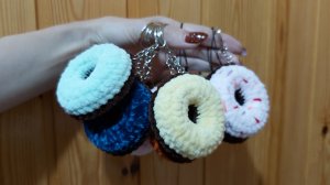 МК пончик крючком// Как связать пончик крючком без пришивания// Брелок пончик крючком// Мастер-класс