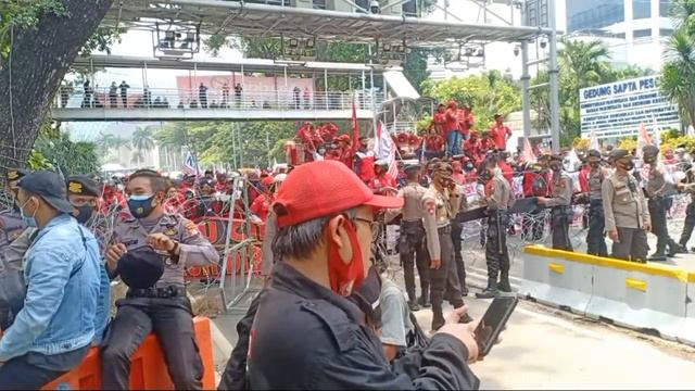 LIVE AKSI NASIONAL FSB KIKES KSBSI #TOLAKPENGESAHANRUUCIPTAKERJA 12/10/20 смотреть онлайн