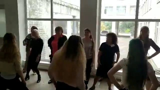 Вітання вчителів флеш-мобом смотреть онлайн