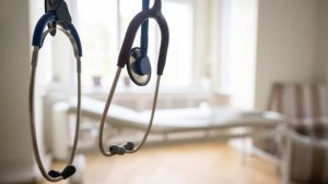 Берлинского врача-убийцу обвиняют в удушении 15 пациентов