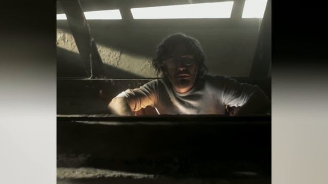 Потолок разломался смотреть онлайн