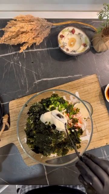 Ну это уж точно для ленивых людей, кто любит вкусно покушать 🤤Мега быстрые роллы за 10 минут 🍣