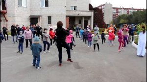 Флешмоб ДЕТИ и  РОДИТЕЛИ группы "ГРАМОТЕЙКА"