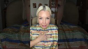 Осенний ритуал Переклад: избавляемся от всего старого.