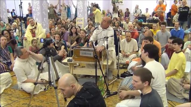 8 Адити Дукхаха дас 07.05.2013. КЦ Гаура смотреть онлайн