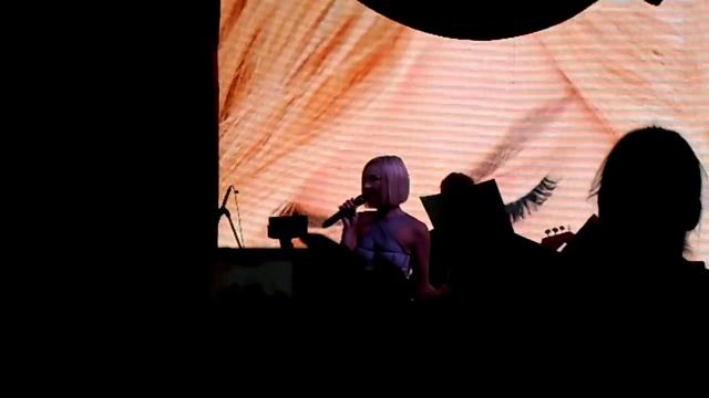 Полина Гагарина в ТЦ Кунцево плаза 08.08.2015 - A million voices (Live) смотреть онлайн