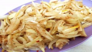 Свинина тушёная с луком
