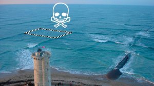 Удивительные квадратные волны при виде которых лучше покинуть море!