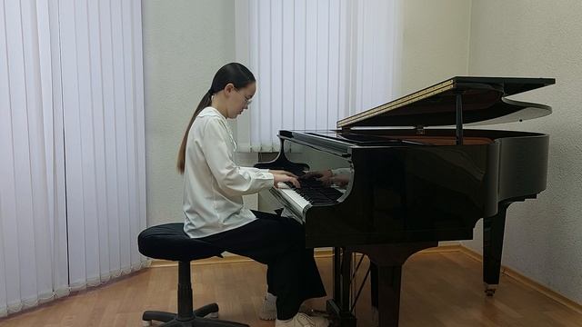В.Купревич-Элегическая серенада 
Аминева Дарина( ССМК,г.Уфа, 7 класс)