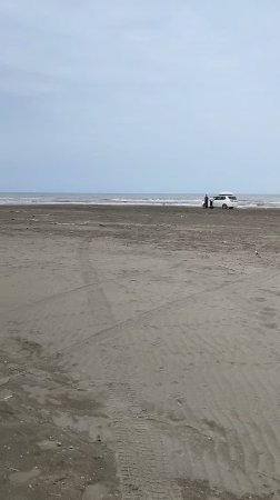Для тех, кто любит море. Пляж с черным песком в поселке Приморский. Дагестан. Каспийское море