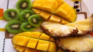 Фруктовое ассорти с мятным сахаром и йогуртом от Д. Оливера