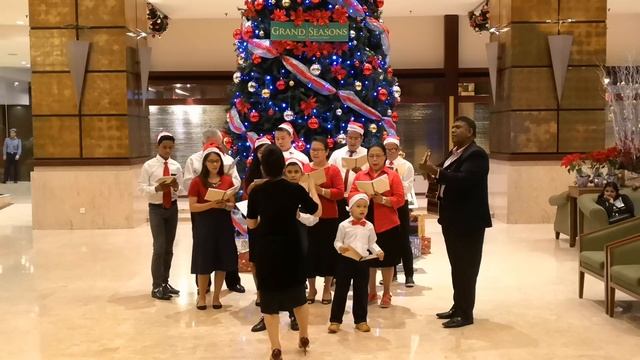 Tis the season смотреть онлайн