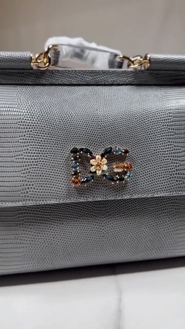 Брендовые товары, выкуп с бутиков Италии под заказ. Телеграмм t.me/shoppingbyola🇮🇹Знаю,когда SALE
