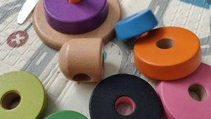 собираем детскую пирамидку, детские развивающие игры