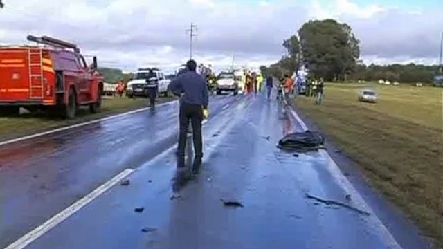 choque frontal entre un auto y un camión en ruta 8 смотреть онлайн