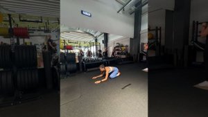 Медвежья походка с ролом на спине