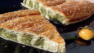 Полезный пирог cо шпинатом, сыром и овсяными хлопьями