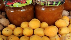 Абрикосовая начинка для пирогов с орехами и пряностями