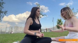 КАК ТВИЧ ЭТО НЕ БАНИТ аринян трогает СиСКИ ДИ РУБЕНС