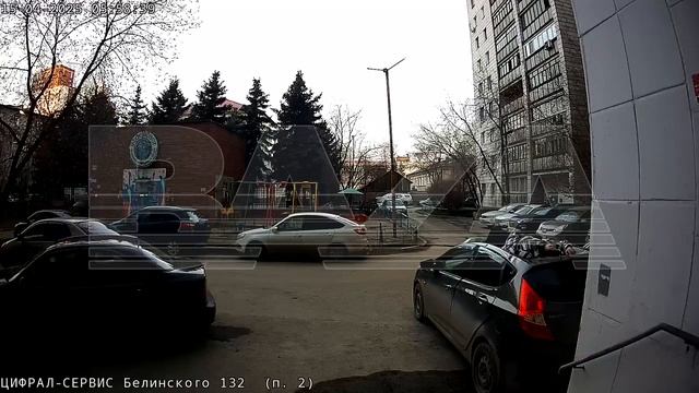 В Екатеринбурге 80-летняя бабуля выпала с балкона шестого этажа, пока мыла окна