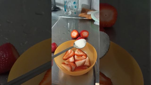 ДЕЛАЕМ (ВКУСНУЮ) КЛУБНИКУ