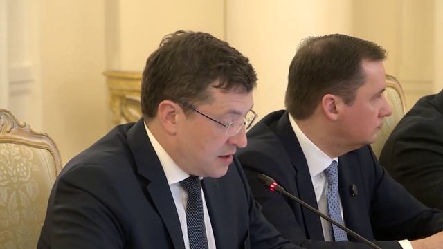 Никитин представил Лаврову предложения по упрощению переезда в Россию специалистов