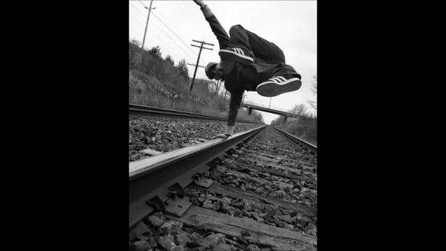 The Real Hip-Hop Show On 99.3 County FM Dislexsick SeRnA Interview смотреть онлайн