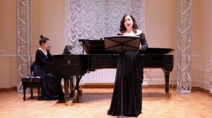 Александра Конева исполняет романс Чайковского "День ли царит". Фортепиано — Пань Лююй