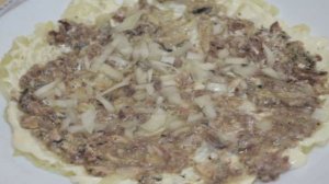 Постный слоеный  салат с консервированной скумбрией