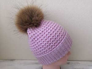 Вяжем шапку спицами. Подробный мастер класс с расчетами на несколько размеров.