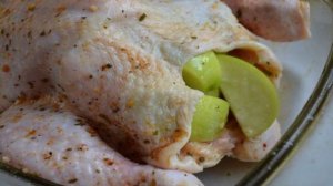 Курица с яблоками