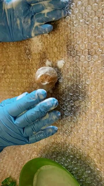 Как сделать сережки из шерстяных бусин смотреть онлайн