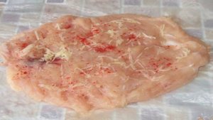 Рулет из куриной грудки