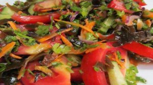 Салат из морской капусты с овощами