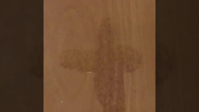 Крест проявился на двери Рафаэль Заманов смотреть онлайн