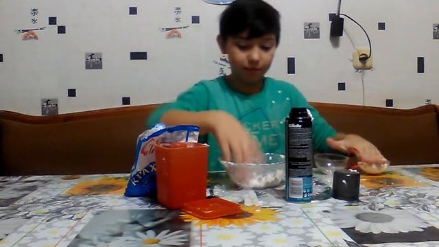 DIY: Искусственный снег из пены для бритья смотреть онлайн