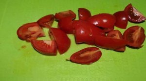 Тушёная капуста с курицей и овощами