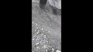 Строительство , разгрузка баржи