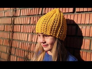 Ажурная шапка спицами. Подробный мастер класс.