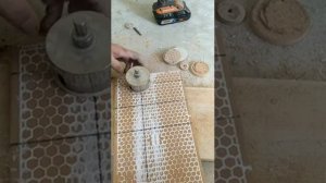 как ровно сверлить место подрозетники на плитках