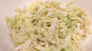 Салат с пекинской капустой яйцами и огурцом