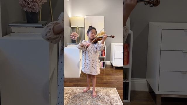 Country Dance by C. M. von Weber - Freya Chen (5 yrs old), Suzuki Violin Book 5 смотреть онлайн