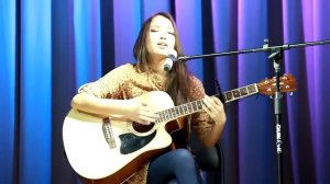 Красивая Якутка поет 🤩