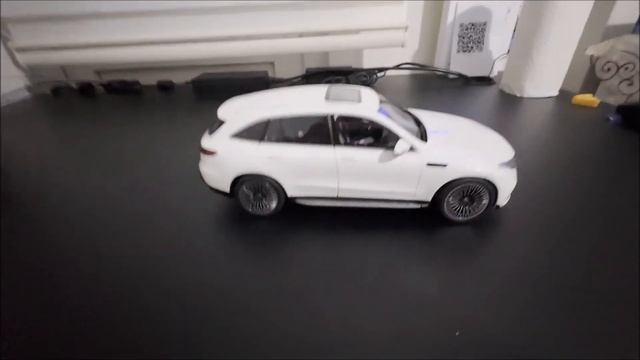 1:18 NZG MODEL MERCEDES BENZ EQC смотреть онлайн