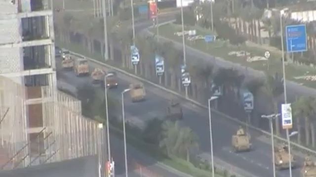 BH.14Feb. Tens of Military Tanks Arrive at Pearl Roundabout смотреть онлайн