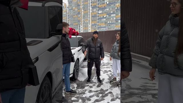 Выдача Range Rover Velar