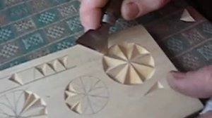 Резьба по дереву. По волокнам или нет?