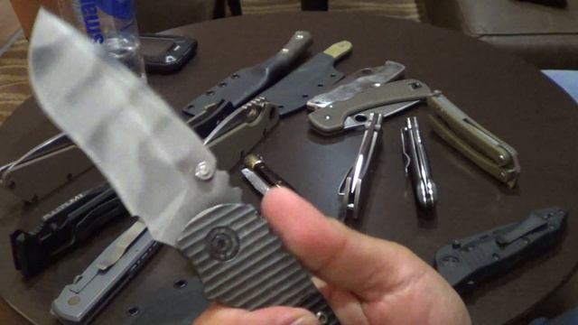 A Wiener Hangs Out With Knife Thursday смотреть онлайн