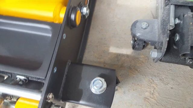 Домкрат, который РЕАЛЬНО поднимет 3 тонны! JCB TH3307 (весит 33 кг.) смотреть онлайн