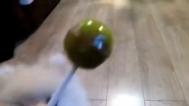 Моя собака ест чупачупс смотреть онлайн